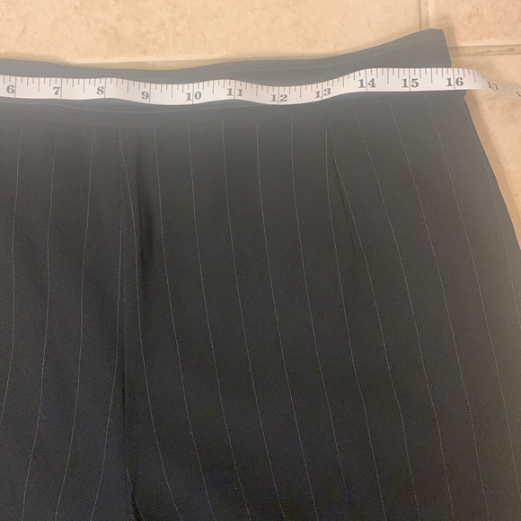 Like new! Cara Lotti pinstripe trousers. - Picture 5 of 7
